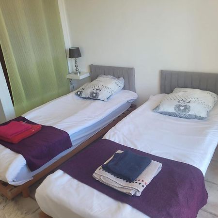 Appartement Proche Aeroport Marseille Marignane - Studio Confortable - Logement Ideal - Hebergement Tout Equipe โรญัค ภายนอก รูปภาพ