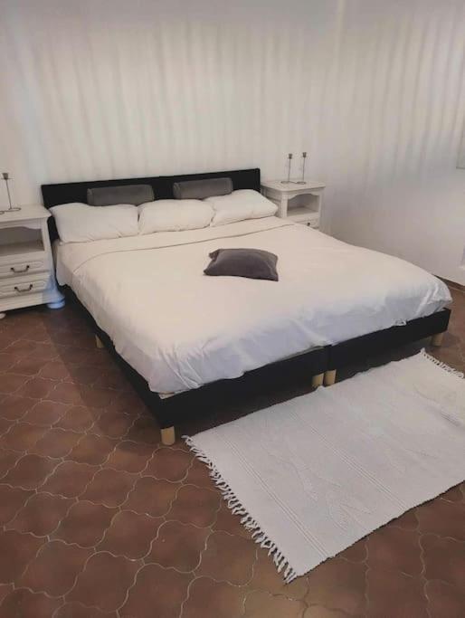 Appartement Proche Aeroport Marseille Marignane - Studio Confortable - Logement Ideal - Hebergement Tout Equipe โรญัค ภายนอก รูปภาพ