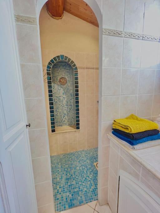 Appartement Proche Aeroport Marseille Marignane - Studio Confortable - Logement Ideal - Hebergement Tout Equipe โรญัค ภายนอก รูปภาพ