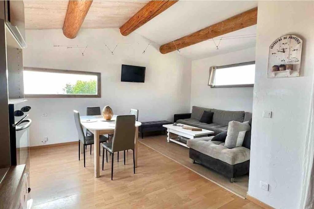 Appartement Proche Aeroport Marseille Marignane - Studio Confortable - Logement Ideal - Hebergement Tout Equipe โรญัค ภายนอก รูปภาพ
