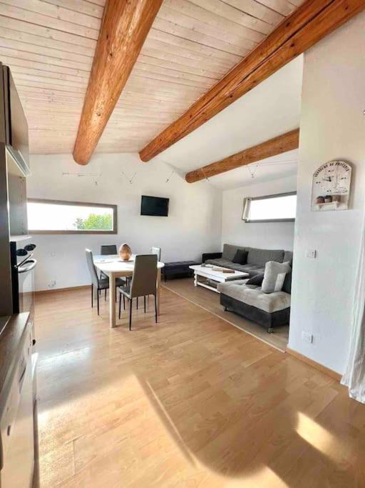 Appartement Proche Aeroport Marseille Marignane - Studio Confortable - Logement Ideal - Hebergement Tout Equipe โรญัค ภายนอก รูปภาพ