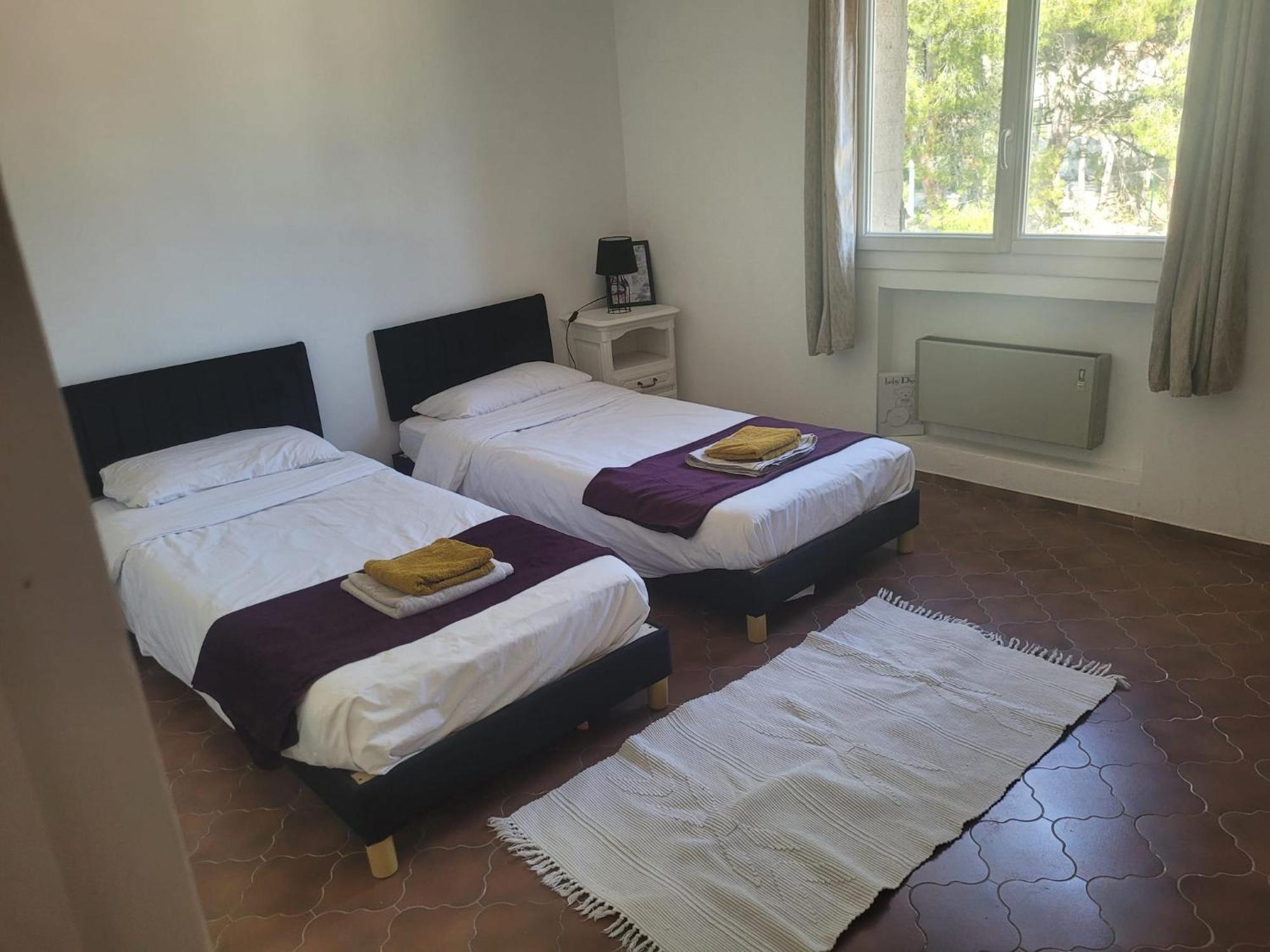 Appartement Proche Aeroport Marseille Marignane - Studio Confortable - Logement Ideal - Hebergement Tout Equipe โรญัค ภายนอก รูปภาพ